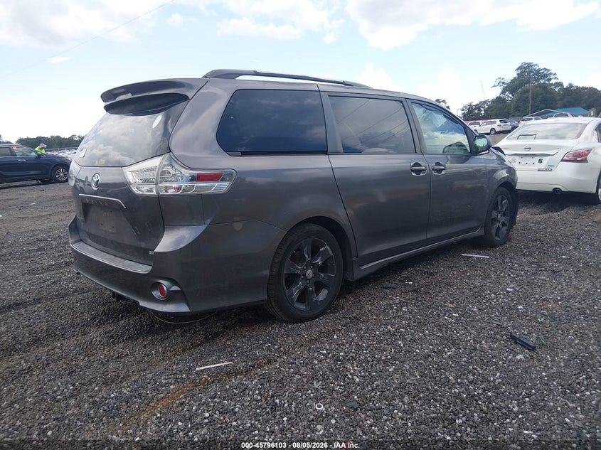 2011 TOYOTA SIENNA auction photo 4