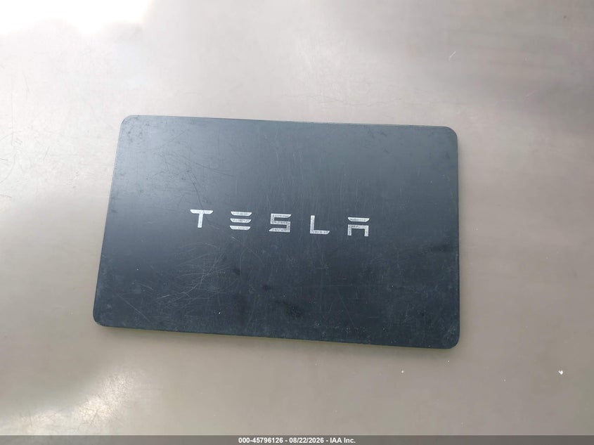 TESLA MODEL 3 - zdjęcie 11