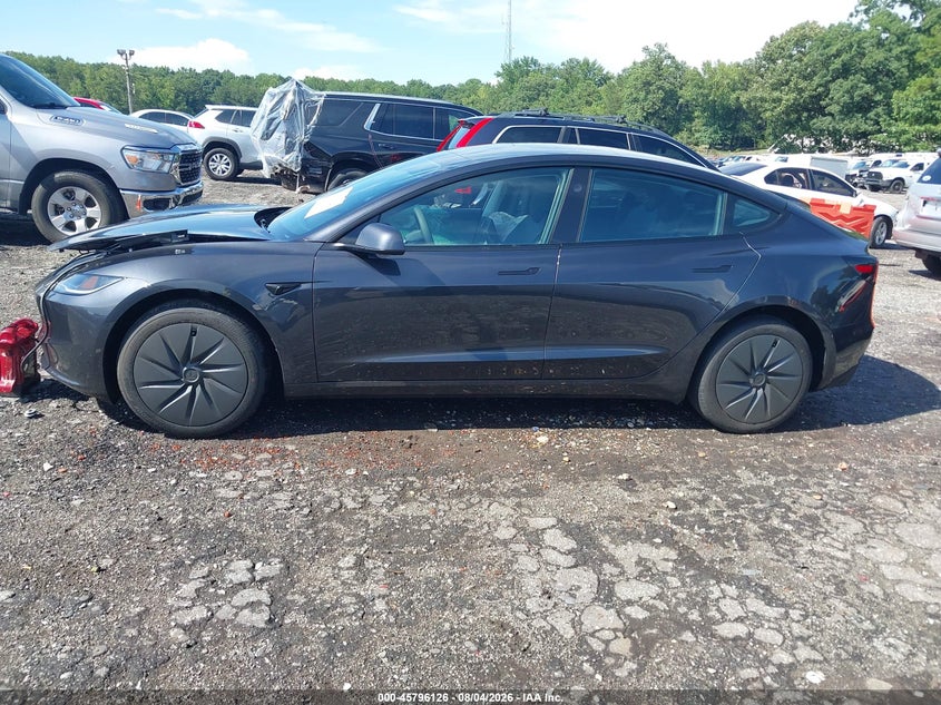 TESLA MODEL 3 - zdjęcie 14