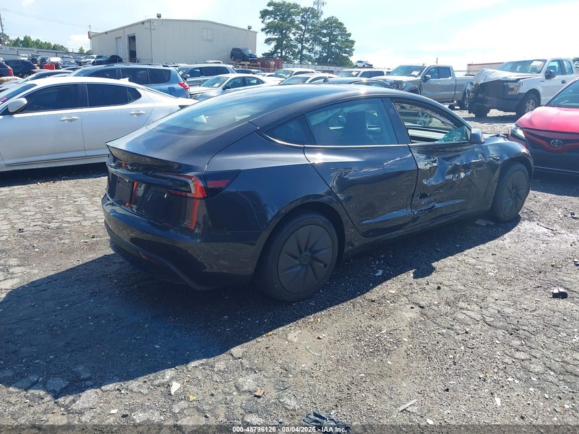 TESLA MODEL 3 - zdjęcie 4
