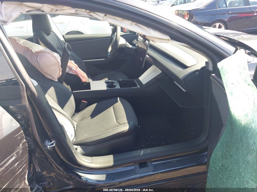 TESLA MODEL 3 - zdjęcie 5
