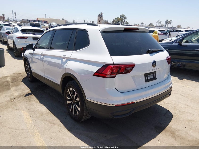 2024 VOLKSWAGEN TIGUAN auction photo 3