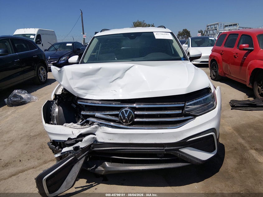 2024 VOLKSWAGEN TIGUAN auction photo 6