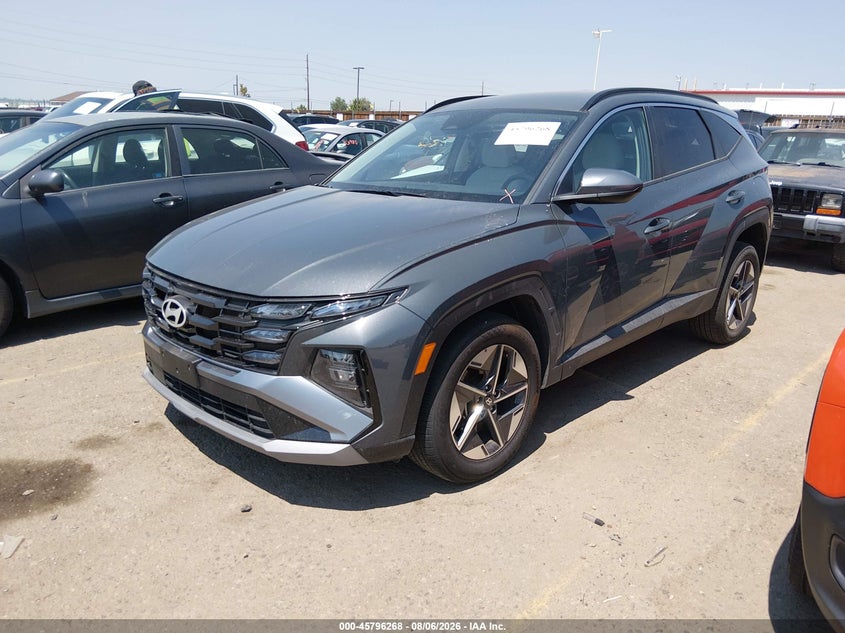 2026 Hyundai Tucson, Right Front, IAAI, VIN 5NMJBCDE0TH640820 — photo 2