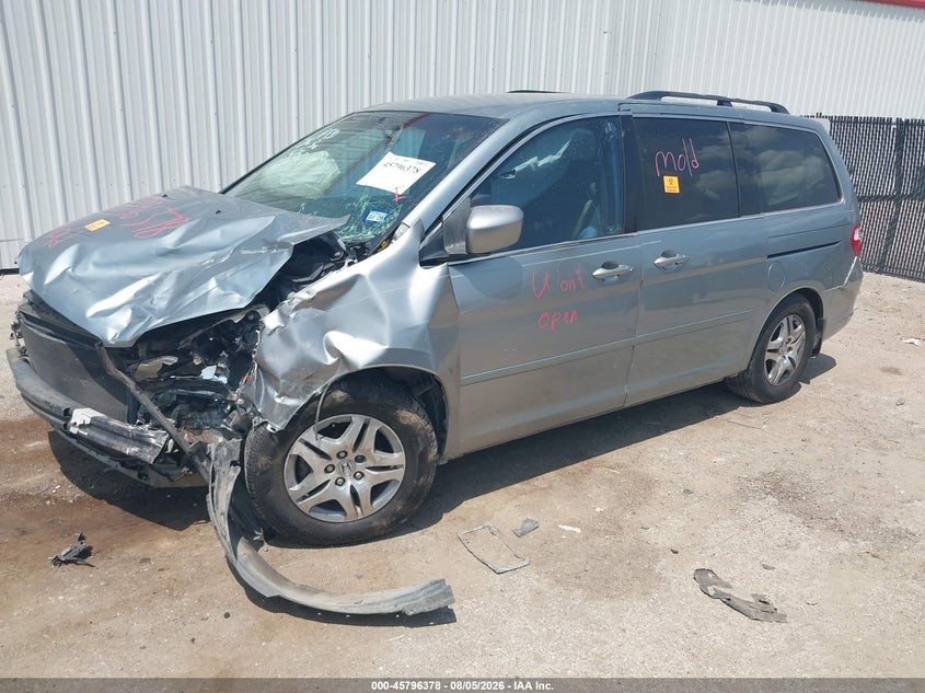 2007 Honda Odyssey, Left Front, IAAI, VIN 5FNRL38427B004702 — photo 2