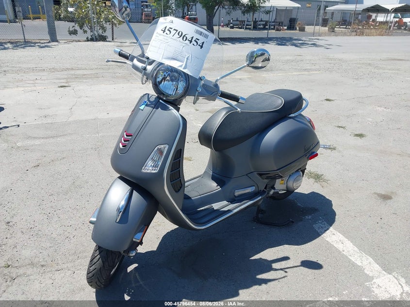 2016 VESPA GTS auction photo 2