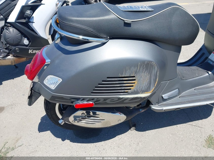 2016 VESPA GTS auction photo 8
