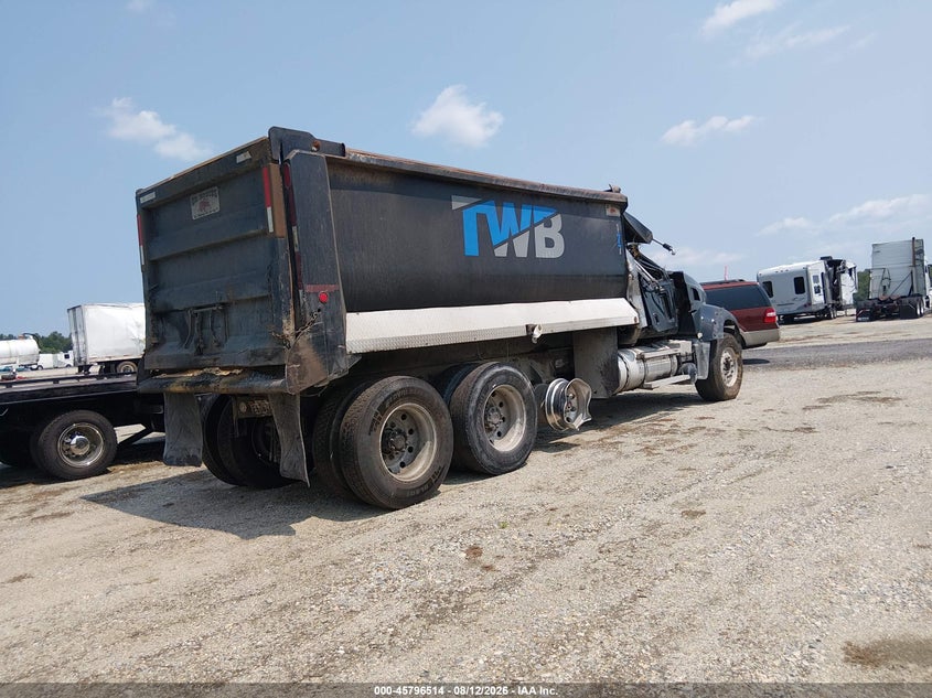 2007 MACK 700 auction photo 4