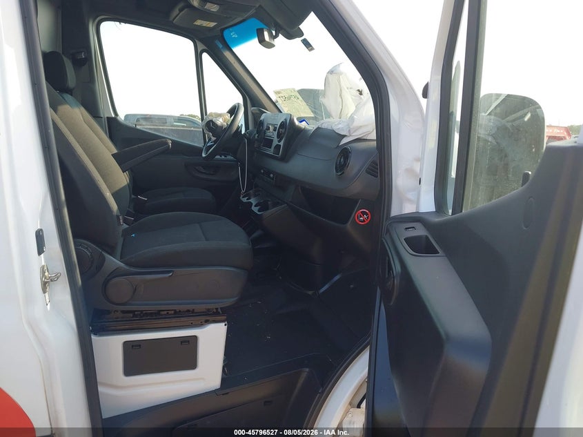 Vin: wd4pf0ed1kt010035, lot: 46295358, mercedes-benz sprinter 2500 standard roof i4 2019 img_1