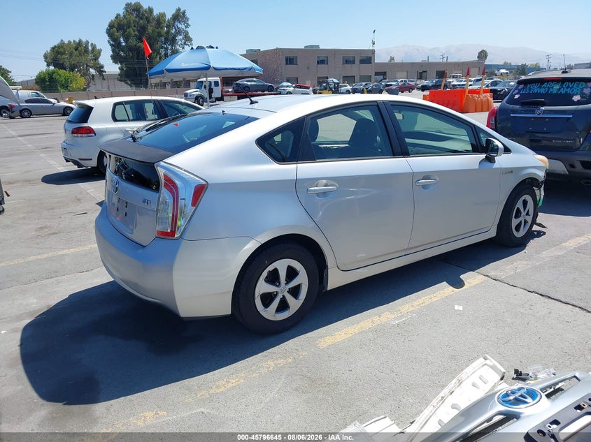 2013 TOYOTA PRIUS auction photo 4