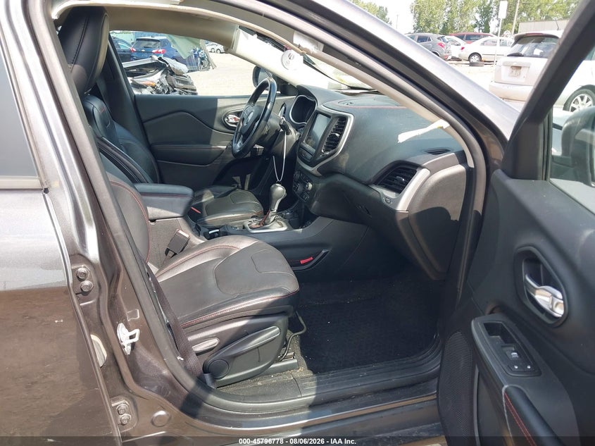 2015 JEEP CHEROKEE auction photo 5