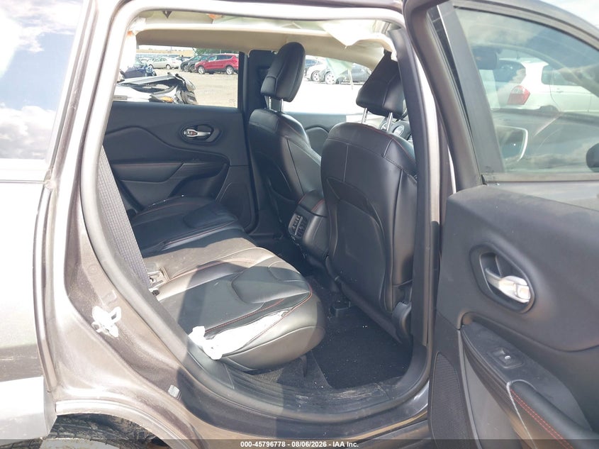 2015 JEEP CHEROKEE auction photo 8