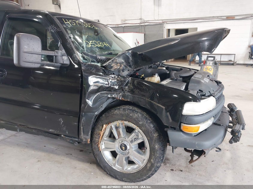 2002 CHEVROLET TAHOE auction photo 6