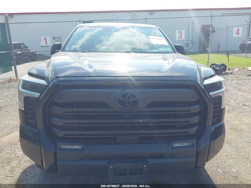 TOYOTA TUNDRA - zdjęcie 12