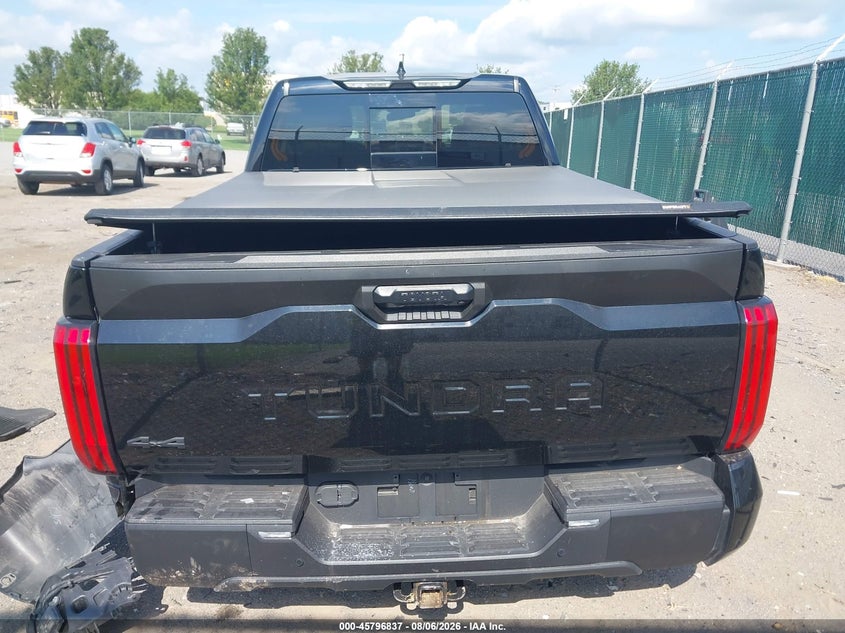 TOYOTA TUNDRA - zdjęcie 16