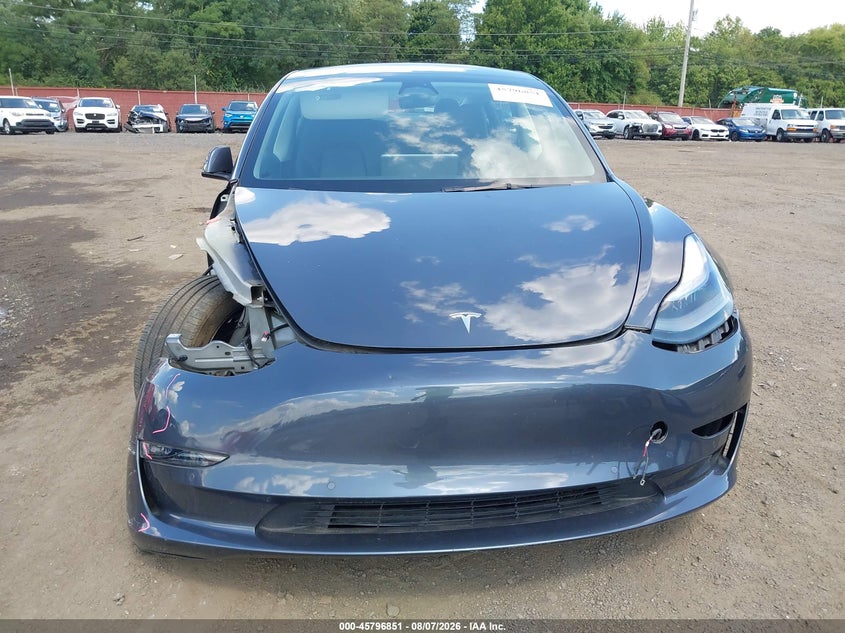 TESLA MODEL 3 - zdjęcie 13