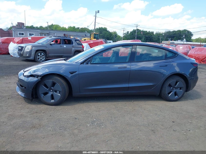 TESLA MODEL 3 - zdjęcie 15