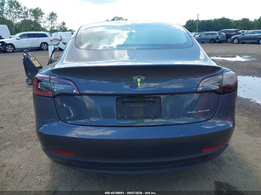 TESLA MODEL 3 - zdjęcie 17