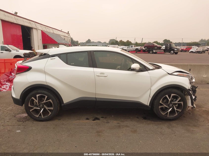 TOYOTA C-HR - zdjęcie 14