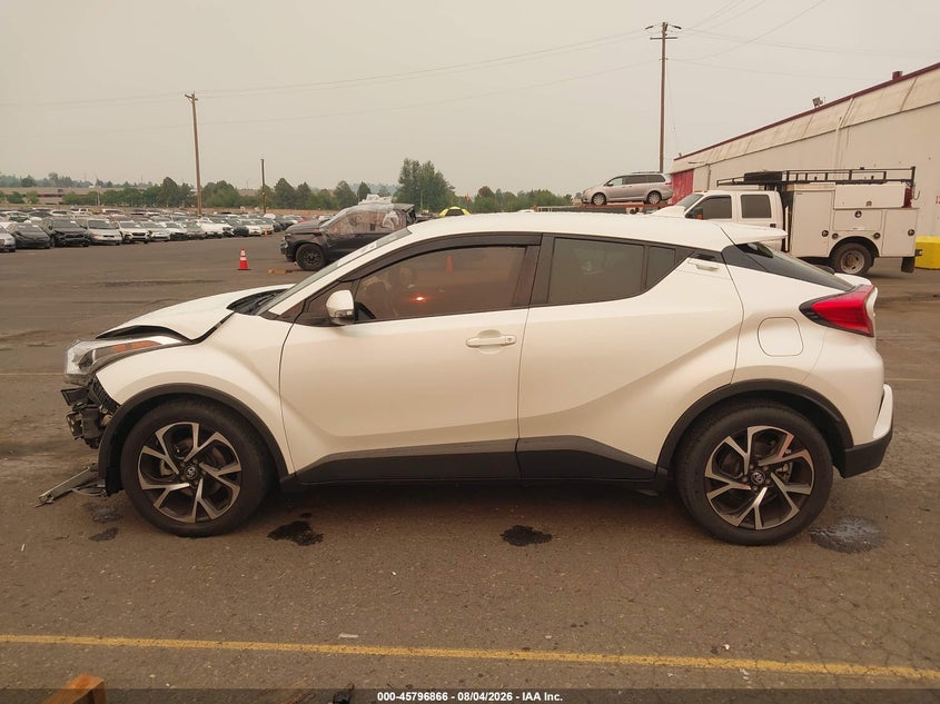 TOYOTA C-HR - zdjęcie 15