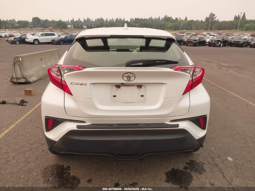 TOYOTA C-HR - zdjęcie 17