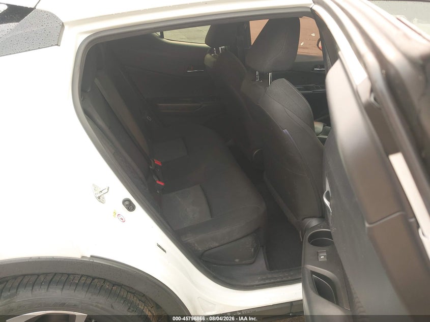 TOYOTA C-HR - zdjęcie 8