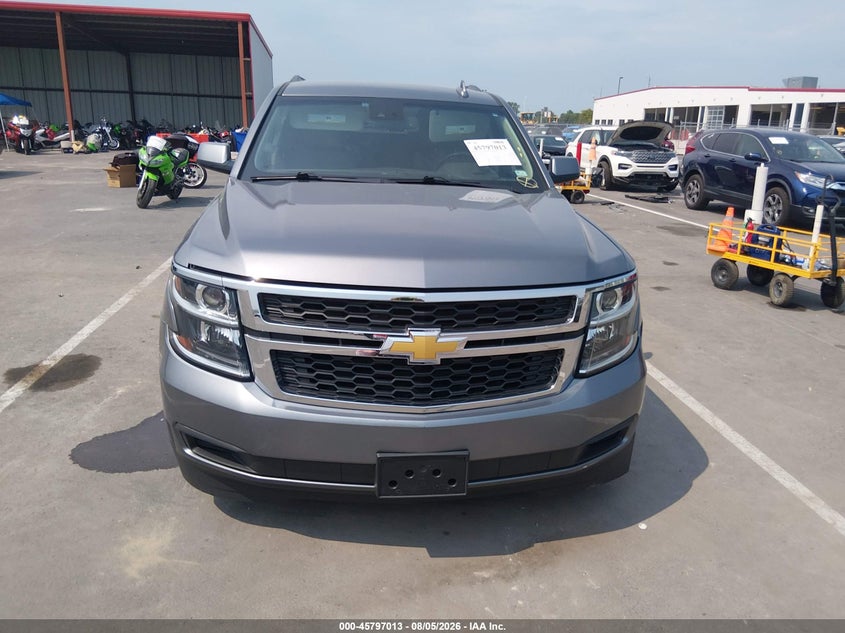 CHEVROLET SUBURBAN - zdjęcie 11