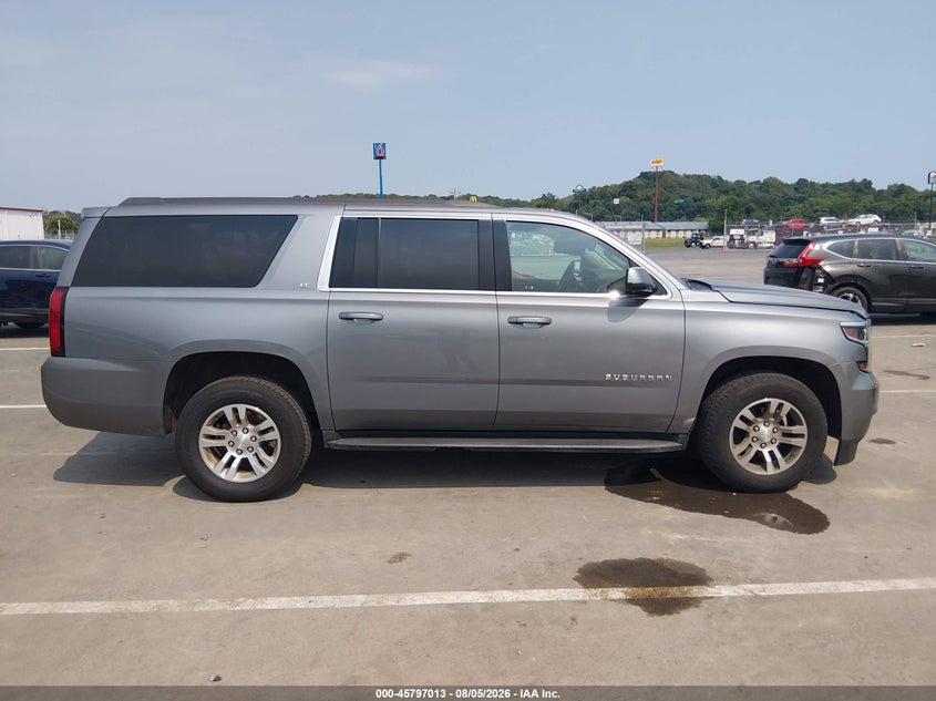 CHEVROLET SUBURBAN - zdjęcie 12