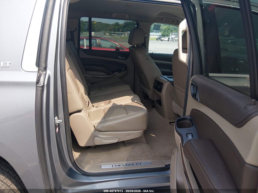 CHEVROLET SUBURBAN - zdjęcie 8