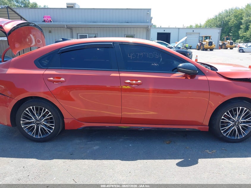 2023 KIA FORTE GT-LINE · Photo 14