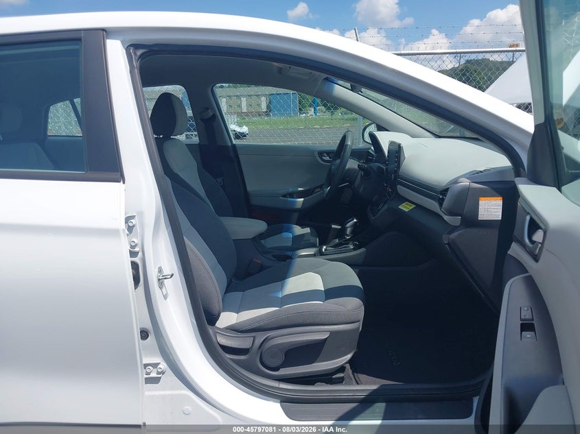 2020 HYUNDAI IONIQ HYBRID auction photo 5