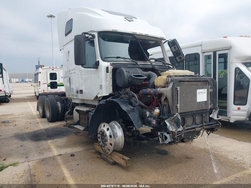 2014 VOLVO VN auction photo 1