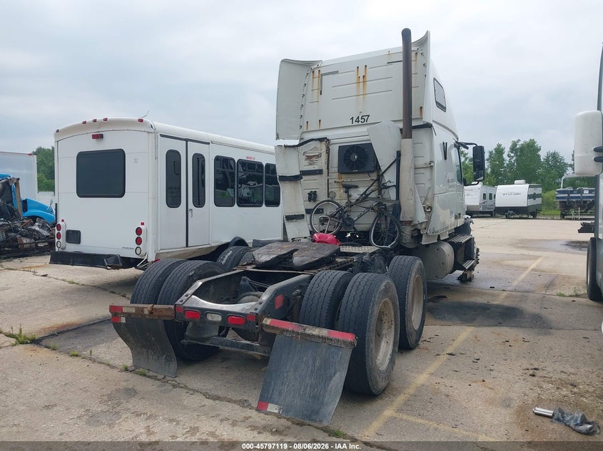 2014 VOLVO VN auction photo 4