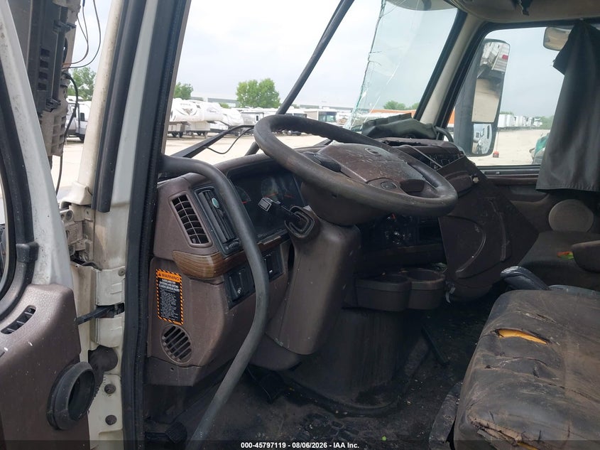 2014 VOLVO VN auction photo 7