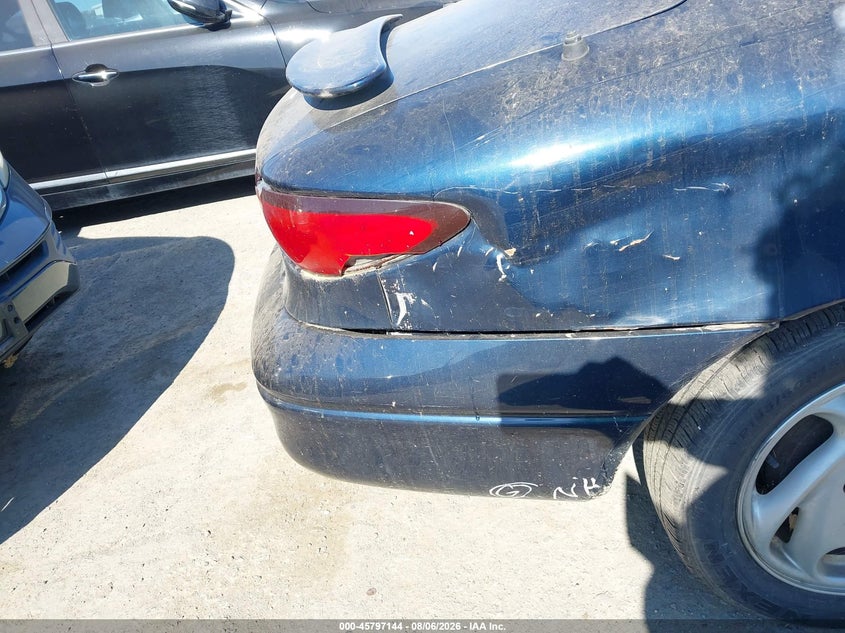 2001 FORD ESCORT auction photo 6