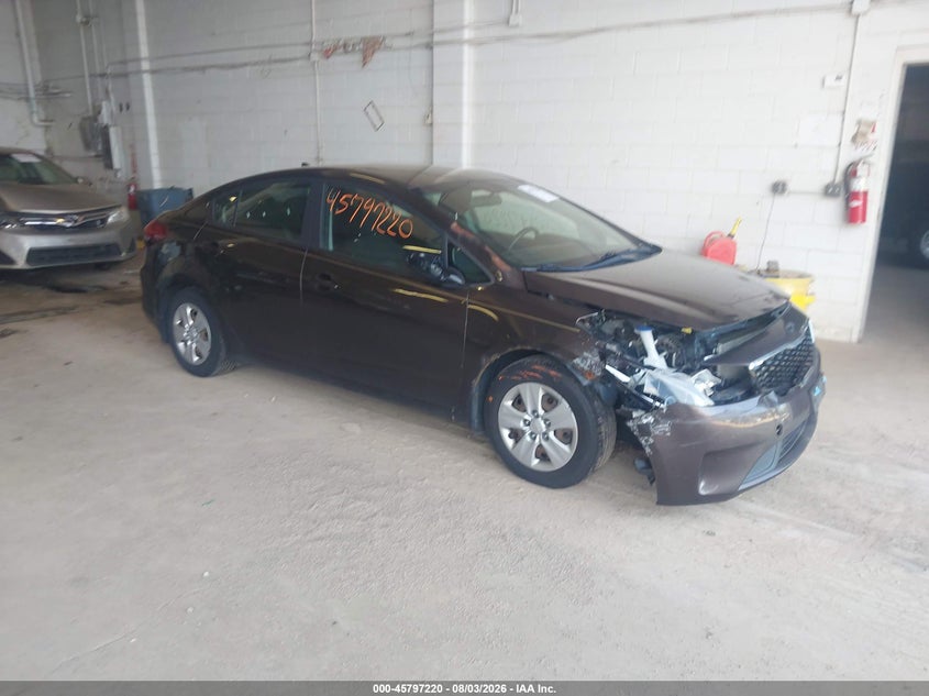 Vin: 3kpfk4a73he134334, lot: 46296051, kia forte lx 2017 img_1