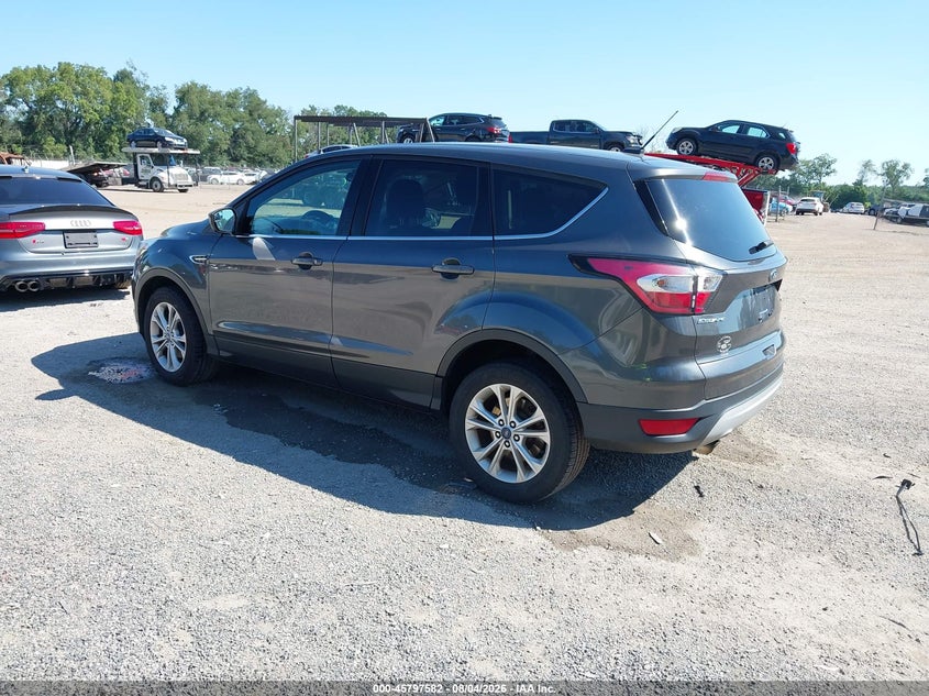Vin: 1fmcu0gd0huc93781, lot: 46296413, ford escape se 20173