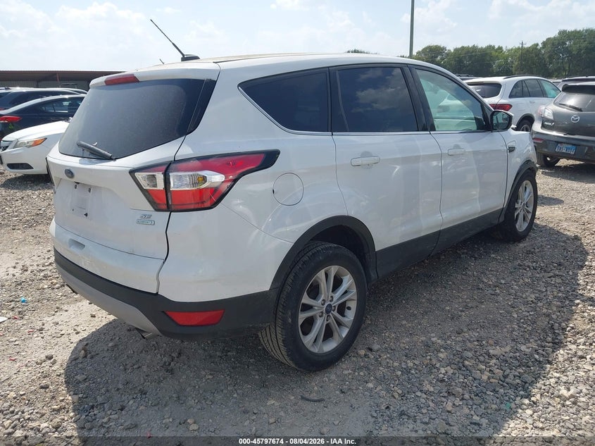 Vin: 1fmcu0gd2hud97057, lot: 46296505, ford escape se 20174