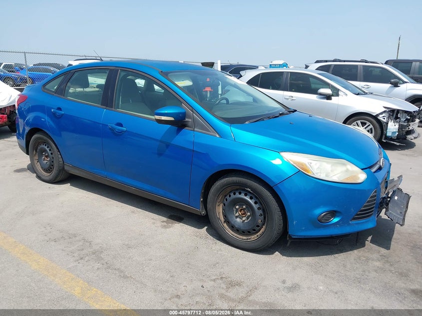 Vin: 1fadp3f26dl137901, lot: 46296543, ford focus se 2013 img_1