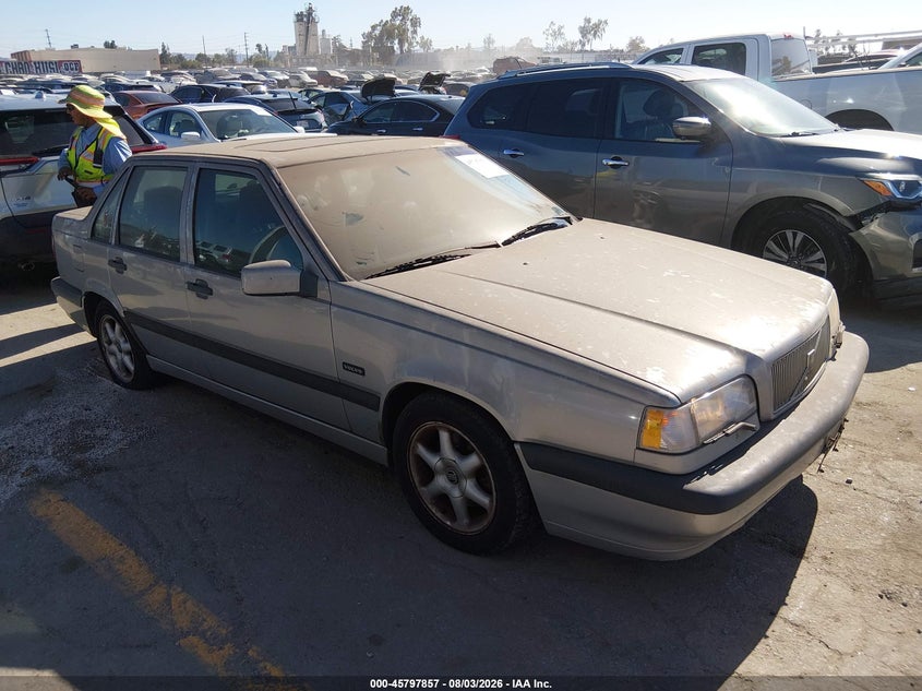 1997 VOLVO 850 auction photo 1