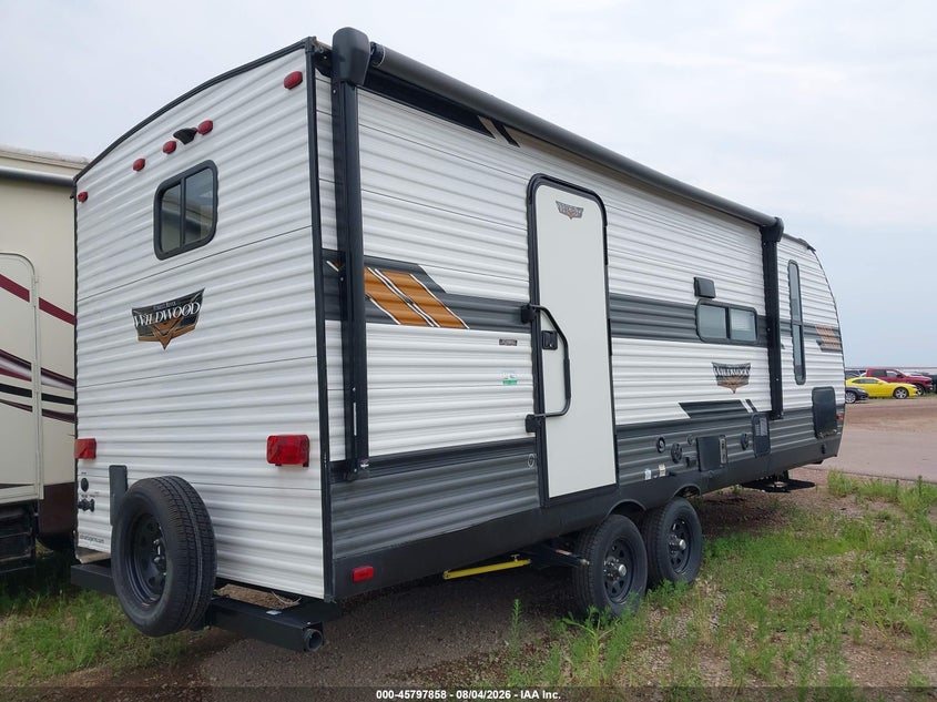2021 FOREST RIVER WILDWOOD TRAVEL TRAILERS auction photo 4