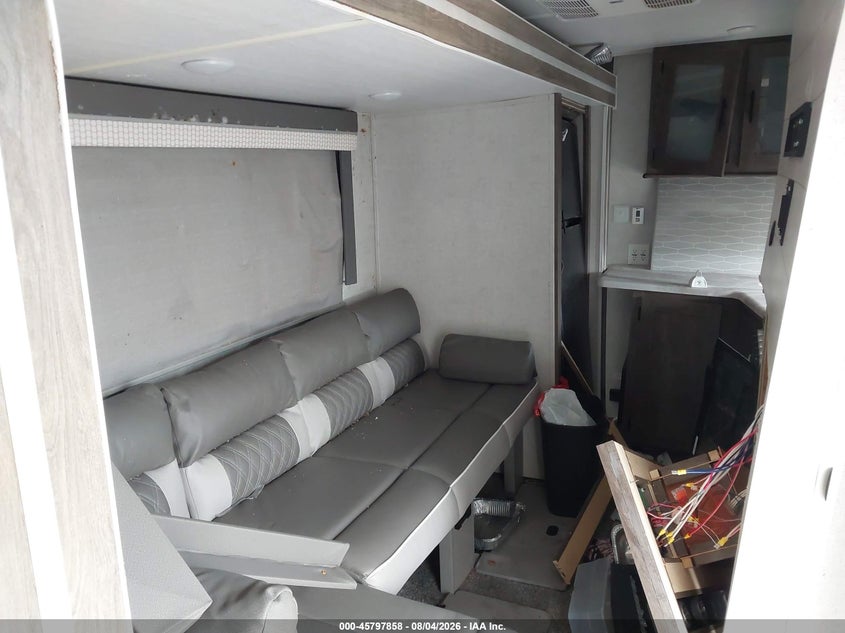 2021 FOREST RIVER WILDWOOD TRAVEL TRAILERS auction photo 5