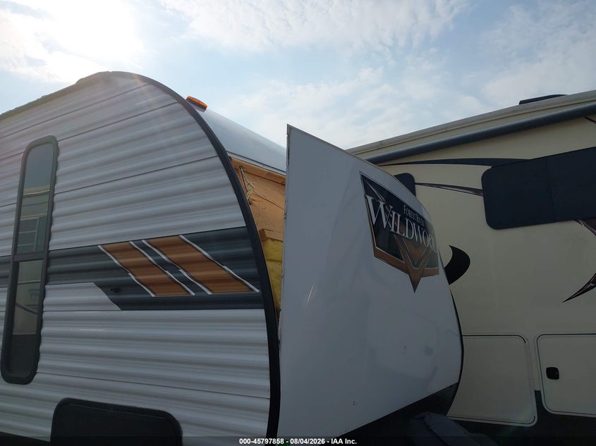 2021 FOREST RIVER WILDWOOD TRAVEL TRAILERS auction photo 6