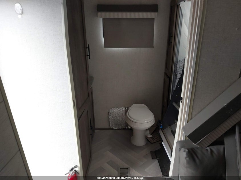 2021 FOREST RIVER WILDWOOD TRAVEL TRAILERS auction photo 8