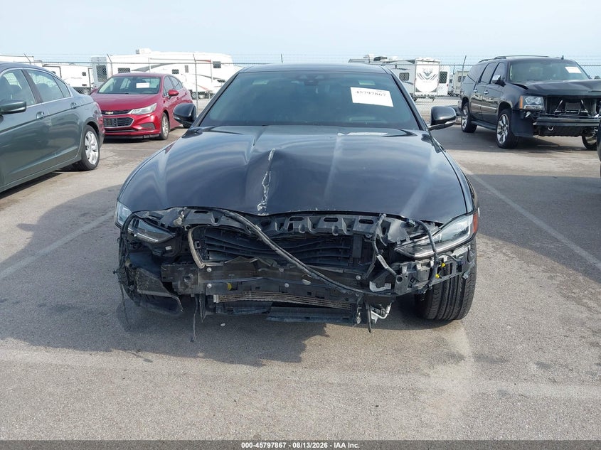 Фото 6 - JAGUAR XE