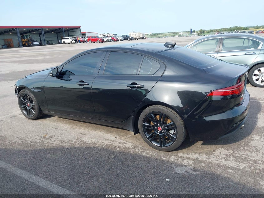 JAGUAR XE - zdjecie 15