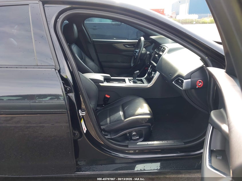 2020 JAGUAR XE auction photo 5