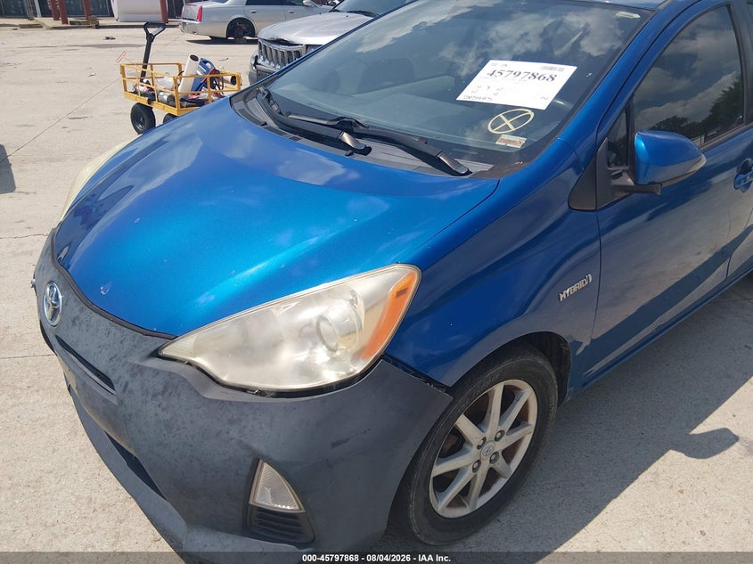 2013 TOYOTA PRIUS C auction photo 6