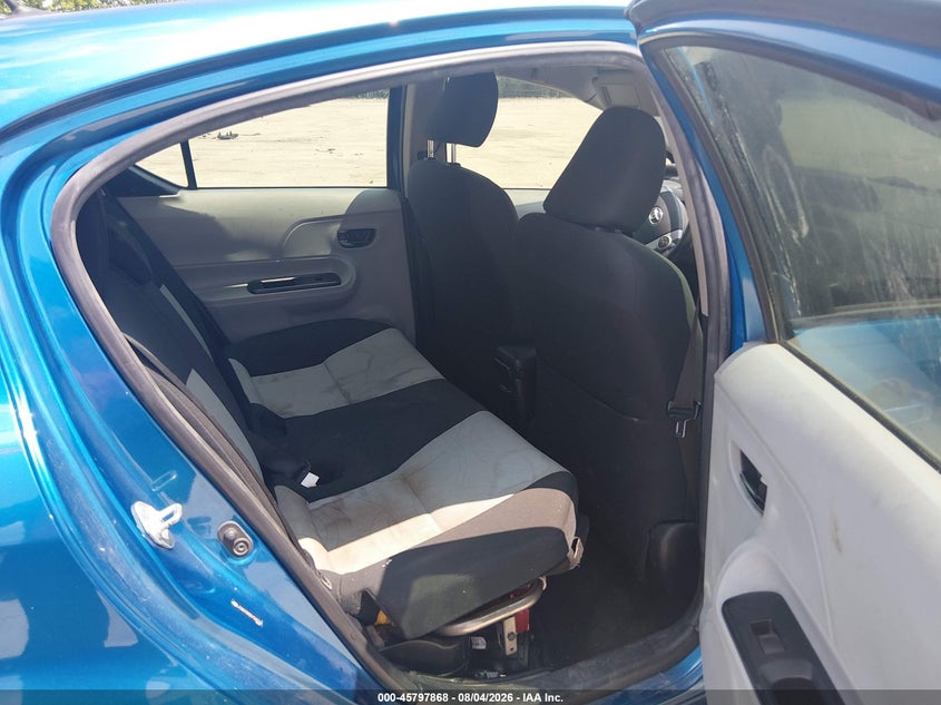 2013 TOYOTA PRIUS C auction photo 8