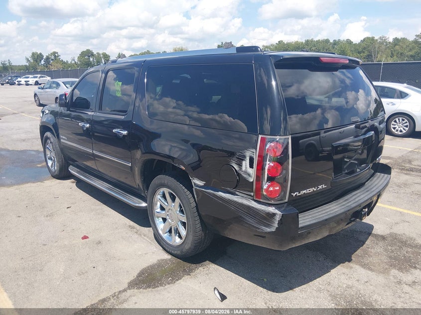 2014 GMC YUKON XL 1500 auction photo 3